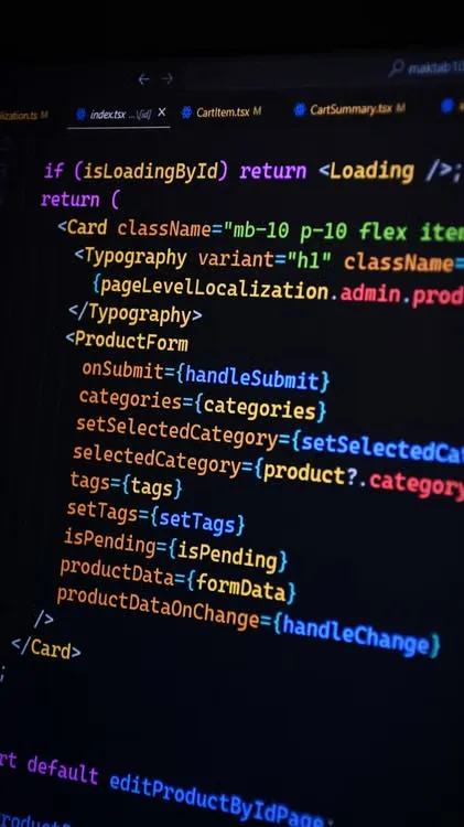 5 raisons de choisir un site web sur-mesure plutôt qu'un template WordPress ou Wix